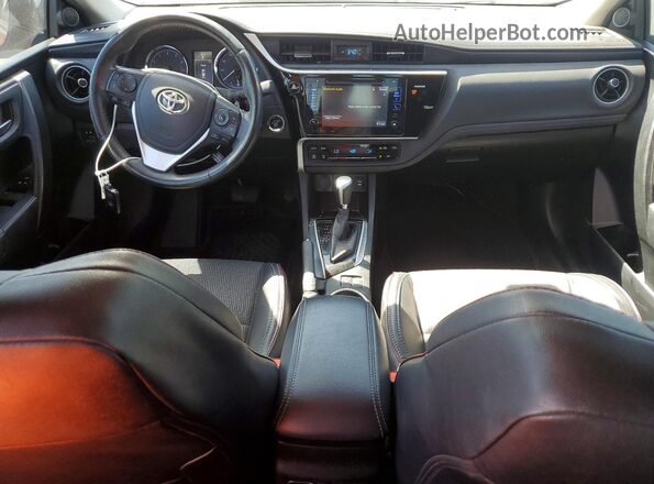 5YFBURHE4HP573101 2017 TOYOTA COROLLA Burgundy Vista del salpicadero