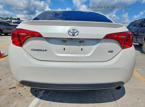 5YFBURHE4HP630221 2017 TOYOTA COROLLA White Widok z tyłu
