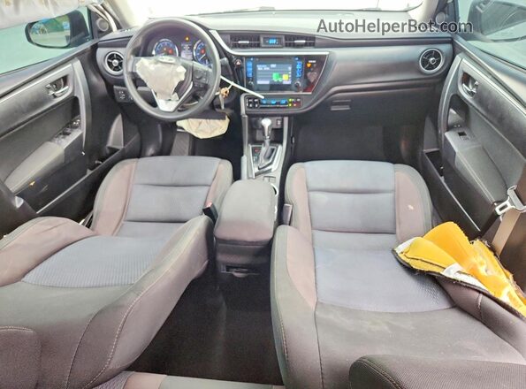 5YFBURHE4HP724793 2017 TOYOTA COROLLA White Առջևի վահանակի տեսք