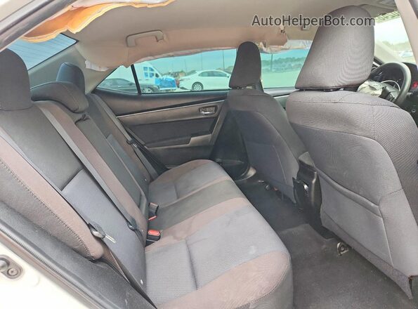 5YFBURHE4HP724793 2017 TOYOTA COROLLA White Հետևի նստատեղերի տեսք
