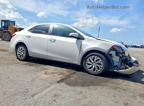 5YFBURHE4JP787723 2018 TOYOTA COROLLA White წინა მარჯვენა