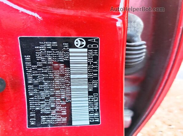 5YFBURHE4JP799080 2018 TOYOTA COROLLA Red Widok komory silnika