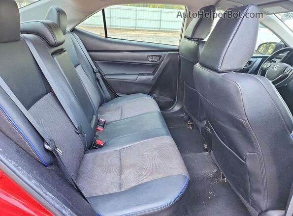 5YFBURHE4JP799080 2018 TOYOTA COROLLA Red Widok tylnych siedzeń