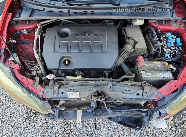 5YFBURHE4JP799080 2018 TOYOTA COROLLA Red Widok wnętrza z tyłu