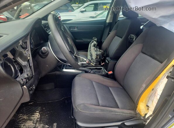 5YFBURHE4JP832286 2018 TOYOTA COROLLA Charcoal წინა სალონის ხედი
