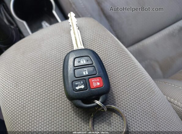 5YFBURHE6GP424039 2016 TOYOTA COROLLA White Առջևի վահանակի տեսք