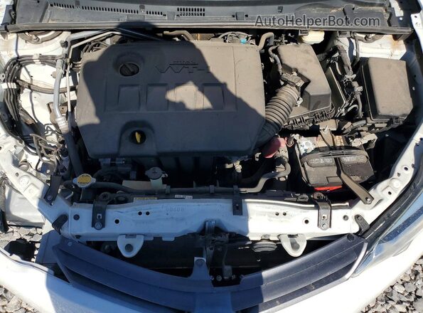 5YFBURHE7GP476084 2016 TOYOTA COROLLA White Widok wnętrza z tyłu