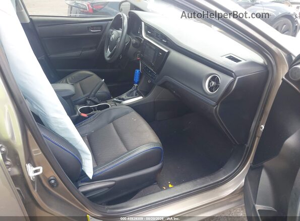 5YFBURHE8HP732833 2017 TOYOTA COROLLA Gray Front interior view