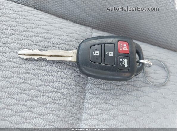 5YFBURHEXGP394673 2016 TOYOTA COROLLA Blue Вид панелі приладів