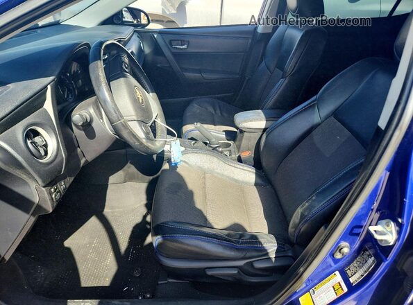 5YFBURHEXHP720232 2017 TOYOTA COROLLA Синий Вид салона спереди
