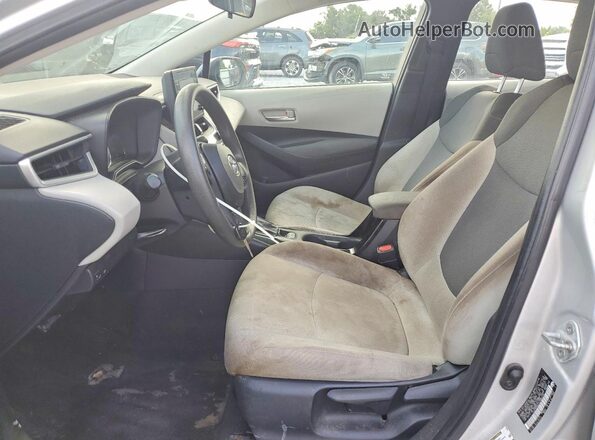 5YFDPRAE1LP005729 2020 TOYOTA COROLLA Серебряный Вид салона спереди