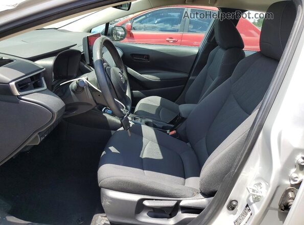 5YFEPMAE0NP290238 2022 TOYOTA COROLLA Серебряный Вид салона спереди
