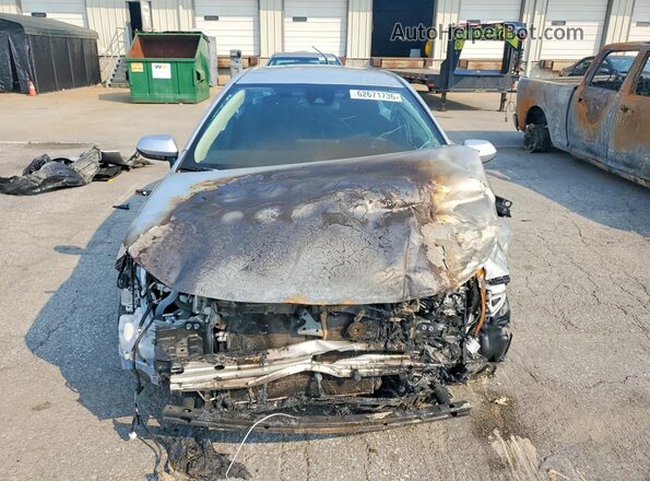 5YFEPMAE0NP303635 2022 TOYOTA COROLLA Silver Widok z przodu
