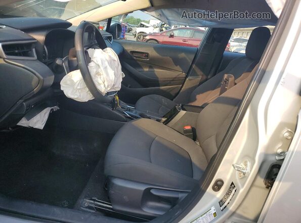 5YFEPMAE0NP303635 2022 TOYOTA COROLLA Silver Widok wnętrza z przodu