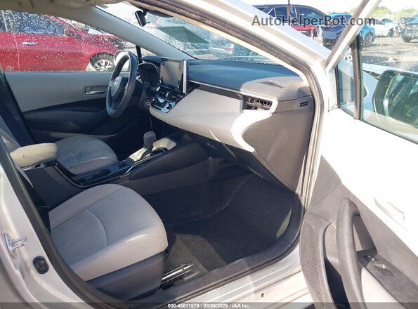 5YFEPMAE2MP205687 2021 TOYOTA COROLLA Silver Front interior view