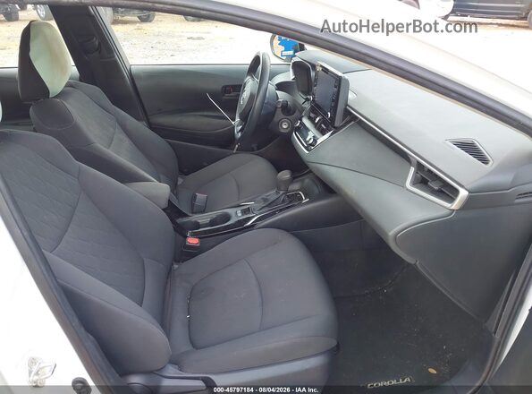 5YFEPMAE2NP285168 2022 TOYOTA COROLLA Белый Вид салона спереди