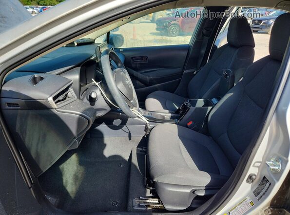5YFEPMAE2NP314247 2022 TOYOTA COROLLA Silver Front interior view