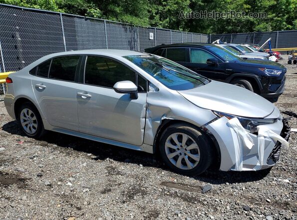 5YFEPMAE2NP339777 2022 TOYOTA COROLLA Silver Передня права чверть