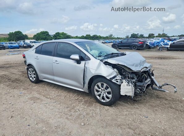 5YFEPMAE3MP224135 2021 TOYOTA COROLLA Серебряный Передняя правая четверть