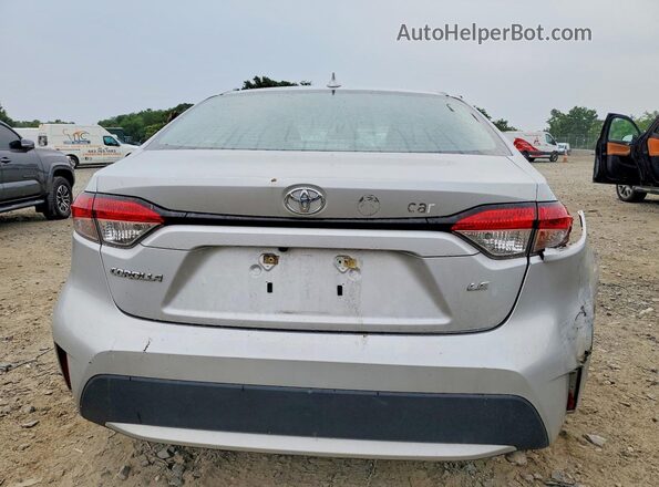 5YFEPMAE4NP340784 2022 TOYOTA COROLLA Silver Rear view