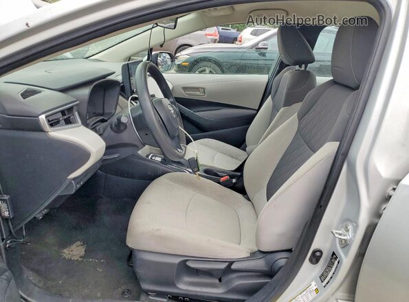 5YFEPMAE4NP340784 2022 TOYOTA COROLLA Silver Front interior view