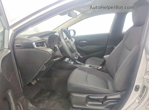 5YFEPMAE6MP206986 2021 TOYOTA COROLLA Серебряный Вид салона спереди