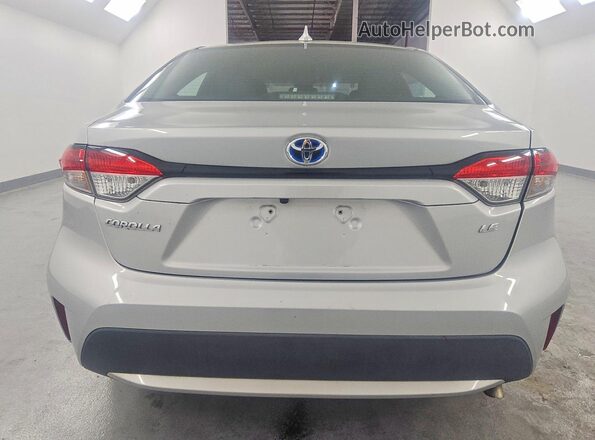 5YFEPMAE6MP206986 2021 TOYOTA COROLLA Серебряный Вид сзади