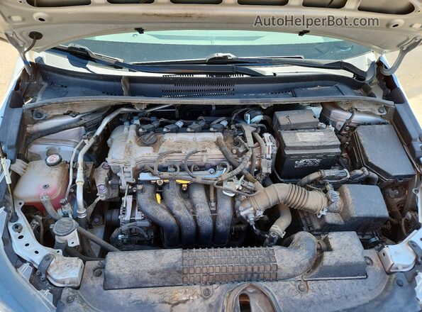 5YFEPMAE7MP222369 2021 TOYOTA COROLLA Silver Widok wnętrza z tyłu