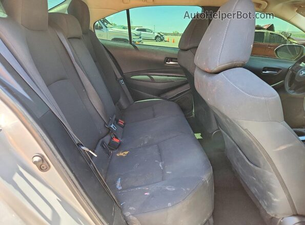 5YFEPMAE7MP222369 2021 TOYOTA COROLLA Silver Widok tylnych siedzeń