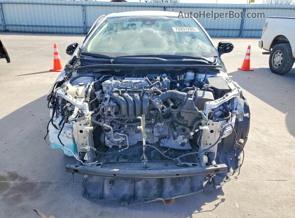 5YFEPMAE7NP329262 2022 TOYOTA COROLLA Silver Widok z przodu