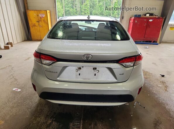 5YFEPMAE8NP367745 2022 TOYOTA COROLLA Silver Vista trasera