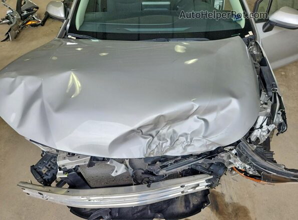 5YFEPMAE8NP367745 2022 TOYOTA COROLLA Silver Vista interior trasera