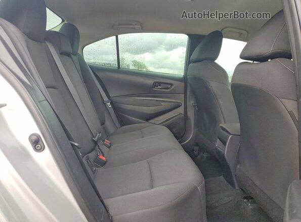 5YFEPMAE8NP385856 2022 TOYOTA COROLLA Silver Widok tylnych siedzeń
