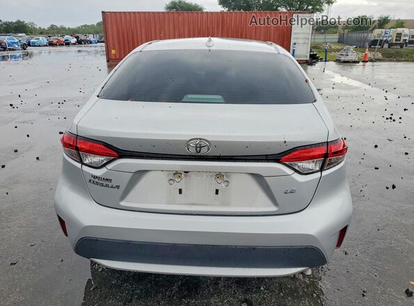 5YFEPMAE8NP385856 2022 TOYOTA COROLLA Silver Widok z tyłu