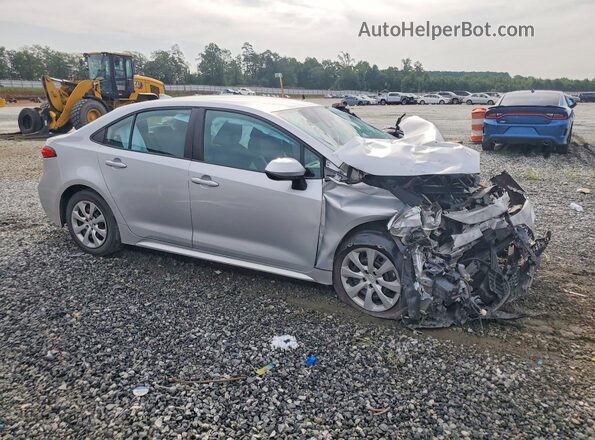 5YFEPMAE9MP195515 2021 TOYOTA COROLLA Серебряный Передняя правая четверть