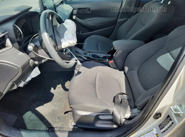5YFEPMAEXNP376060 2022 TOYOTA COROLLA Silver Front interior view