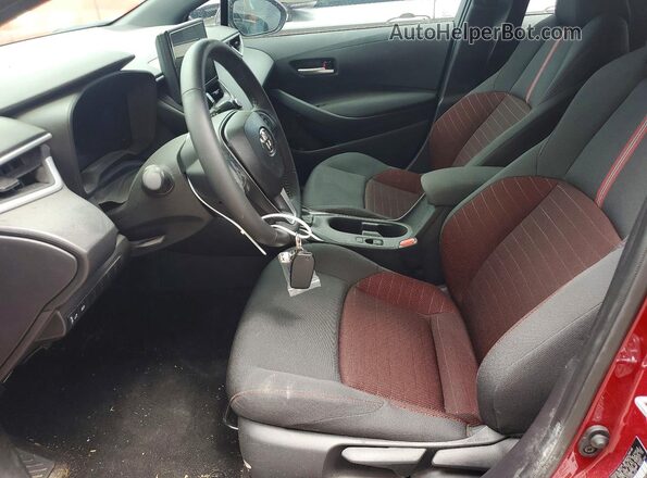 5YFS4MCE0TP255172 2026 TOYOTA COROLLA Красный Вид салона спереди