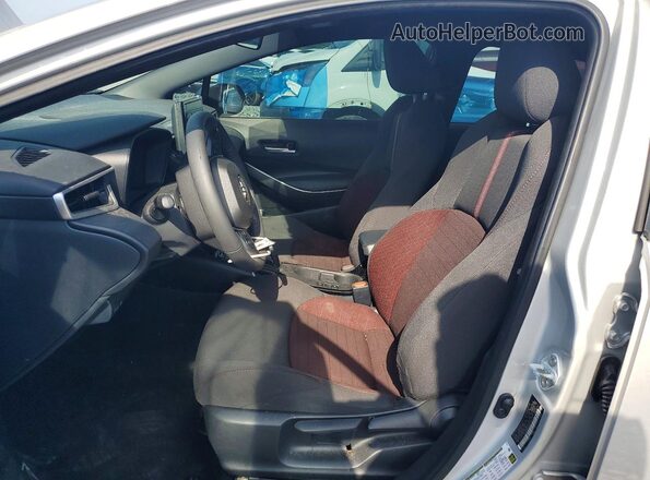 5YFS4MCE6RP186416 2024 TOYOTA COROLLA Silver Вид салону спереду