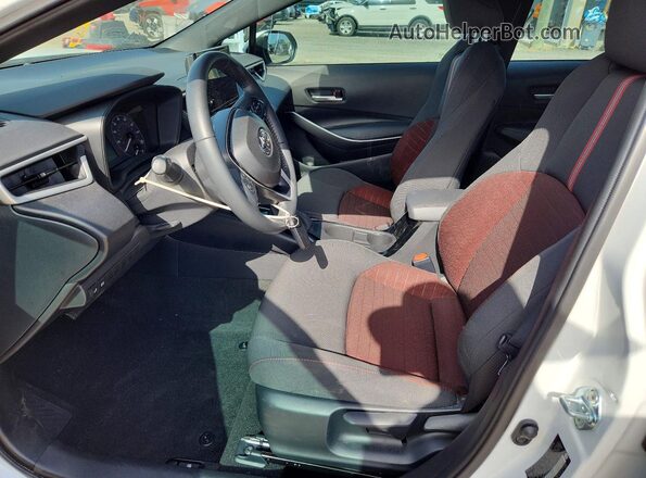 5YFS4MCE6SP240447 2025 TOYOTA COROLLA Белый Вид салона спереди