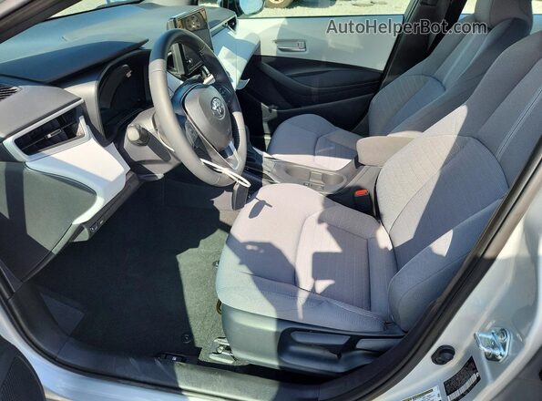 5YFS4MCE6TP270839 2026 TOYOTA COROLLA Silver Front interior view
