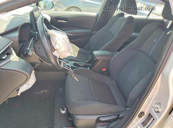 5YFS4MCEXNP102656 2022 TOYOTA COROLLA Silver Front interior view
