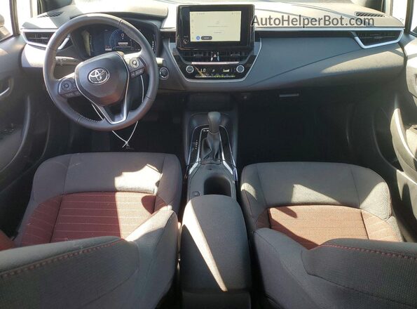 5YFS4MCEXTP274957 2026 TOYOTA COROLLA Silver Vista del salpicadero