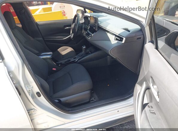 5YFS4RCE1LP031566 2020 TOYOTA COROLLA Silver Widok wnętrza z przodu