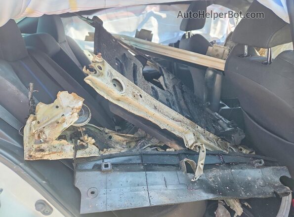 5YFS4RCE8LP051281 2020 TOYOTA COROLLA White Հետևի նստատեղերի տեսք