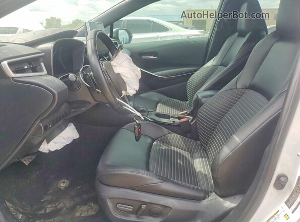 5YFT4MCE4SP218208 2025 TOYOTA COROLLA Белый Вид салона спереди