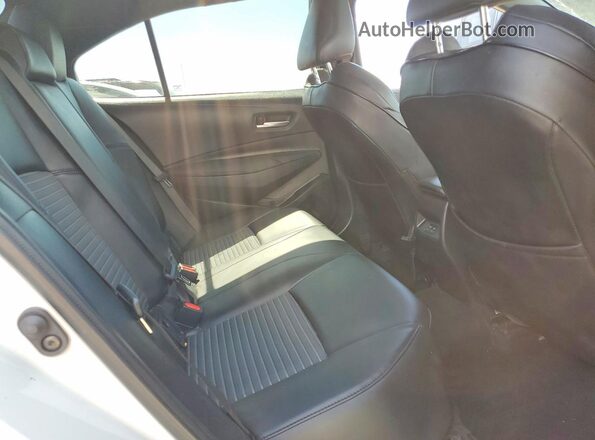 5YFT4MCE5RP212203 2024 TOYOTA COROLLA White Вид задніх сидінь