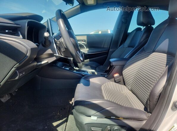 5YFT4MCE8MP076741 2021 TOYOTA COROLLA Silver Vista interior delantera
