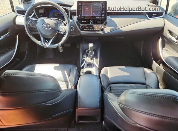 5YFT4MCE8MP076741 2021 TOYOTA COROLLA Silver Vista del salpicadero