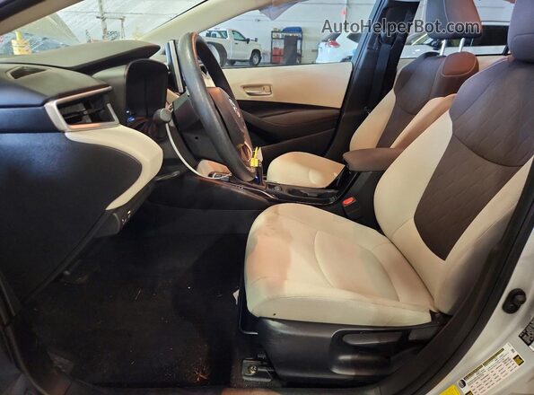 5YFVPMAE2MP259460 2021 TOYOTA COROLLA Silver Vista interior delantera