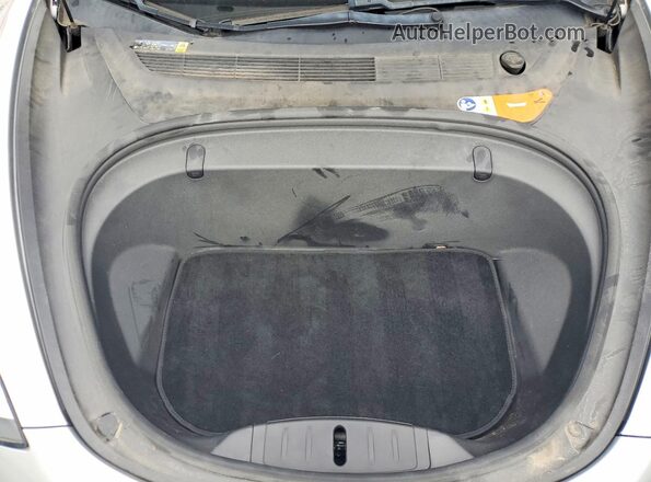 5YJ3E1EA0JF030639 2018 TESLA MODEL Silver უკანა სალონის ხედი